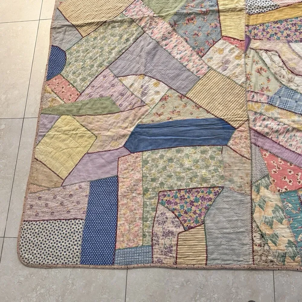 Vintage Abstract patchwork quilt Blue Pink Yellow Red Green Thin 69”x80” Read